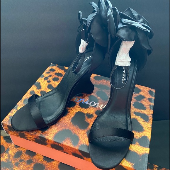 Rose Wedges - Picture 2 of 5